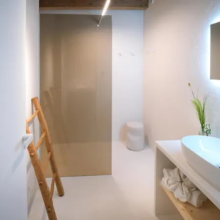 Penthouse N'3 - Balcony, Sauna & Whirlpool Access