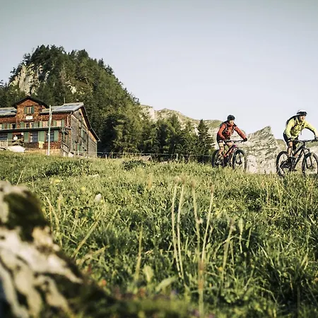 Penthouse N'3 - With Rooftop Whirlpool In Tyrol, Presented By Alpenluxus *