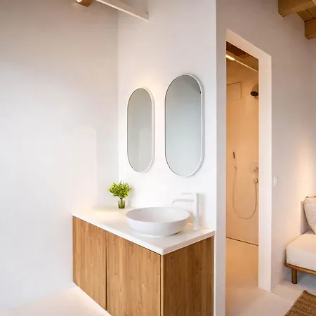 Apartment Penthouse N'3 - Balcony, Sauna & Whirlpool Access *