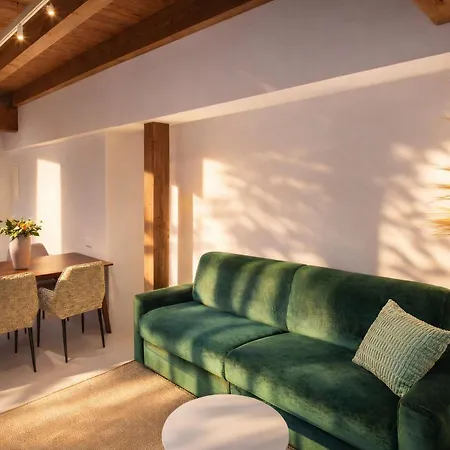Penthouse N'3 - Balcony, Sauna & Whirlpool Access